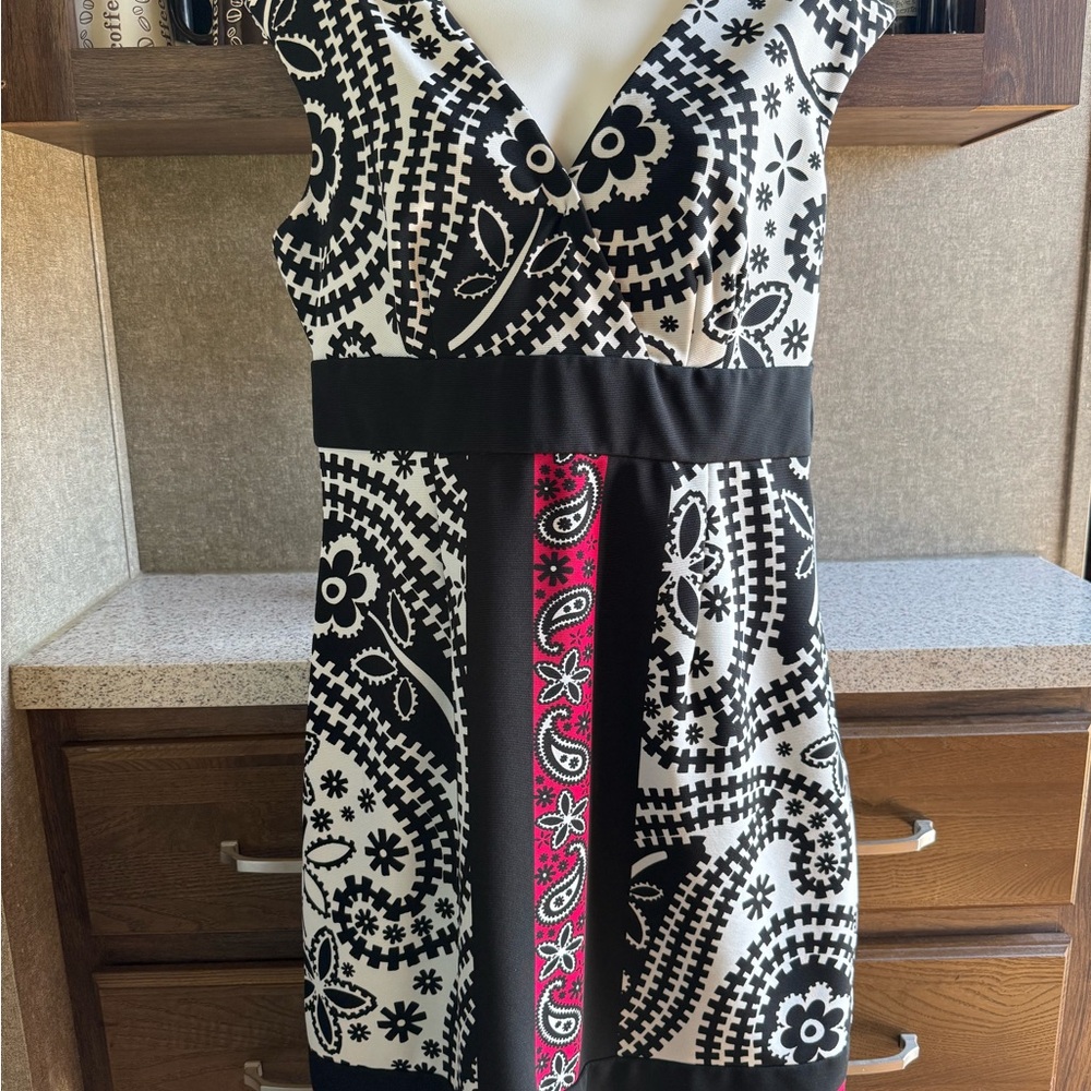 London Times Black and White Midi Dress with Pink Details